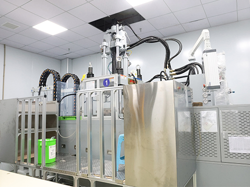 大面積的廠房倉(cāng)庫(kù)